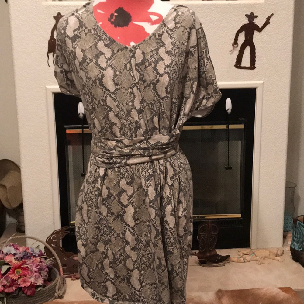 Snake print print dress!